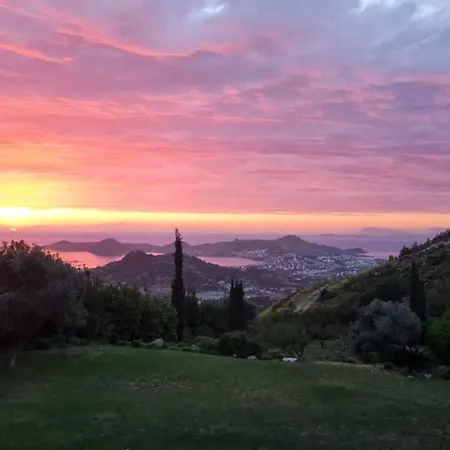Glorious Villa With Jacuzzi, Sauna And Private Pool In Bodrum, Mugla * 亚力卡瓦克